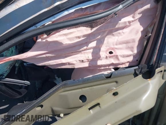 ✅ 2007 Mazda 6 i Sport VE • VIN: 1YVHP80C575M42075 • Лот: 42400068. Опубликован ранее на IAAI с пробегом 303 157 миль. Бесплатный доступ к архиву аукционных продаж из США и подробный отчёт об истории автомобиля на DreamBid. Изображение 12.