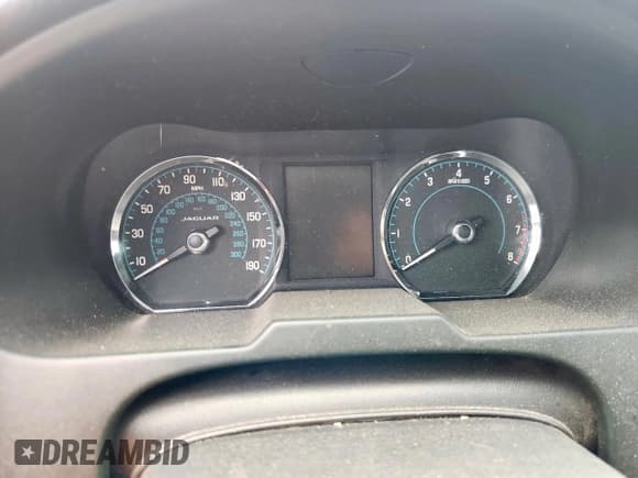 ✅ 2014 Jaguar XF T • VIN: SAJWA0ESXEPU21810 • Lot: 81451745. Wystawiony na Copart z przebiegiem Nie podano. Bezpłatny archiwum sprzedaży aukcyjnych z USA i szczegółowy raport historii pojazdu na DreamBid. Zdjęcie 9.