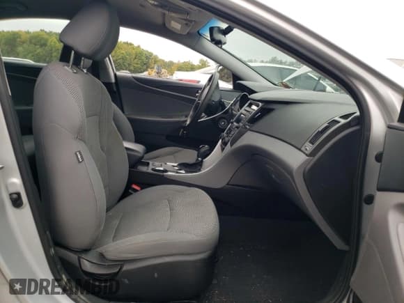 ✅ 2014 Hyundai Sonata GLS • VIN: 5NPEB4AC1EH916177 • Lot: 72907614. Listed on Copart with 58,819 mi. Free auction sales archive from the USA and detailed vehicle history report at DreamBid. Image 7.