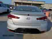 ✅ 2019 Hyundai Elantra SEL • VIN: 5NPD84LF0KH462646 • Lot: 81154575. Wystawiony na Copart z przebiegiem 59 186 mil mil. Skorzystaj z bezpłatnego archiwum sprzedaży aukcyjnych z USA i zobacz szczegółowy raport historii pojazdu na DreamBid. Zdjęcie 6.