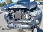 ✅ 2017 Toyota Tacoma SR5 • VIN: 5TFCZ5ANXHX081201 • Lot: 43354371. Listed on IAAI with 83,668 mi. Free auction sales archive from the USA and detailed vehicle history report at DreamBid. Image 6.