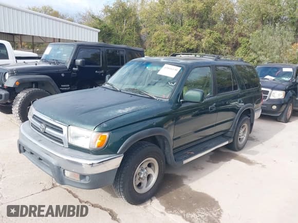 ✅ 2000 Toyota 4Runner SR5 • VIN: JT3GN86R2Y0175726 • Lot: 43816130. Listed on IAAI with 397,771 mi. Free auction sales archive from the USA and detailed vehicle history report at DreamBid. Image 2.