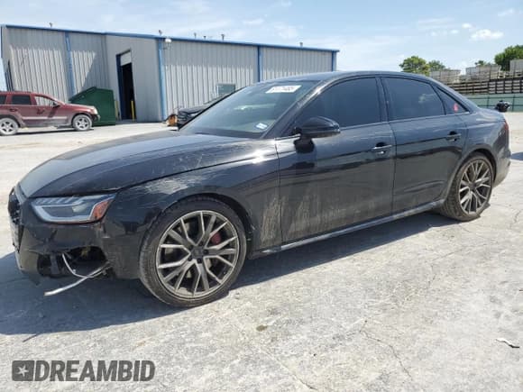 ✅ 2023 Audi S4 Premium Plus • VIN: WAUB4AF43PA012769 • Лот: 61171465. Опубликован ранее на Copart с пробегом 26 049 миль. Бесплатный доступ к архиву аукционных продаж из США и подробный отчёт об истории автомобиля на DreamBid. Изображение 1.