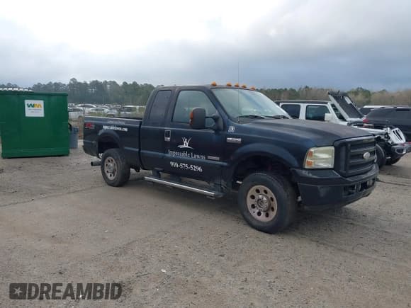 ✅ 2005 Ford F-250 XL • VIN: 1FTSX21P15EB20217 • Lot: 41789942. Listed on IAAI with 193,062 mi. Free auction sales archive from the USA and detailed vehicle history report at DreamBid. Image 1.