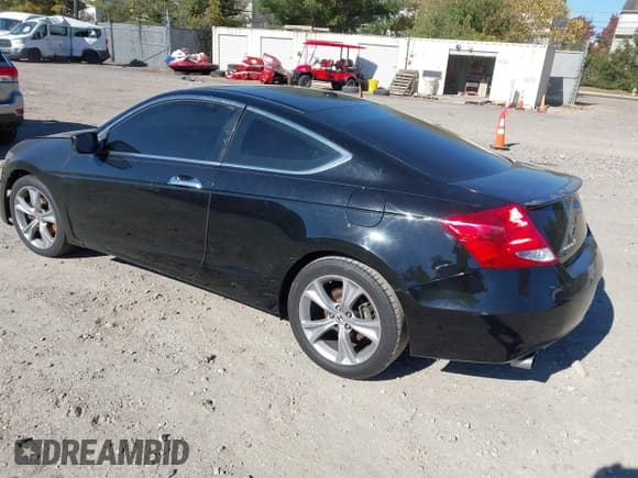 ✅ 2011 Honda Accord EX-L • VIN: 1HGCS2B82BA008086 • Lot: 43536479. Wystawiony na IAAI z przebiegiem 290 563 mil. Bezpłatny archiwum sprzedaży aukcyjnych z USA i szczegółowy raport historii pojazdu na DreamBid. Zdjęcie 3.