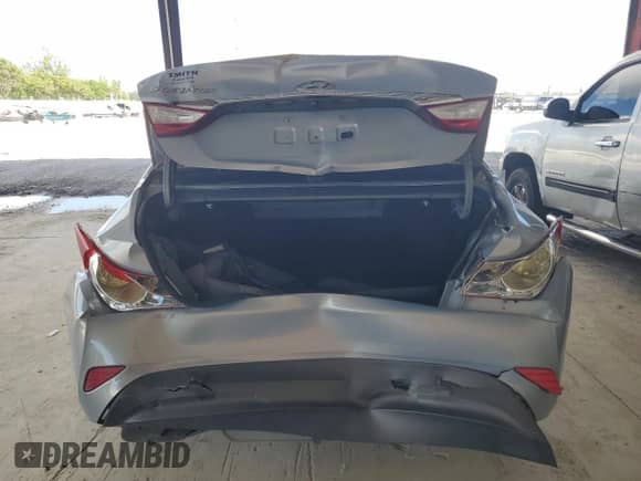 2014 Hyundai Sonata GLS with VIN 5NPEB4AC5EH922810, listed as a Copart auction lot 82745915 with 120,907 mi miles and Salvage title. Bid and sale history available at DreamBid. Image 6.