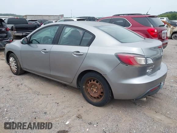 ✅ 2010 Mazda 3 i Touring • VIN: JM1BL1SG2A1295369 • Lot: 43159194. Wystawiony na IAAI z przebiegiem 178 486 mil. Bezpłatny archiwum sprzedaży aukcyjnych z USA i szczegółowy raport historii pojazdu na DreamBid. Zdjęcie 3.