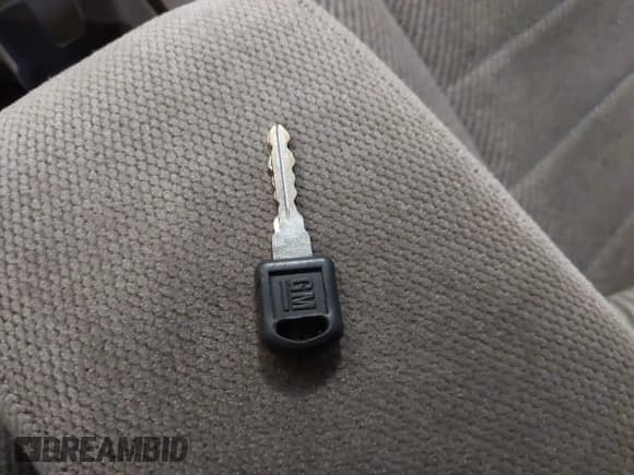 ✅ 1995 Chevrolet S-10 LS • VIN: 1GCCS19Z0S8127527 • Лот: 41876230. Опубликован ранее на IAAI с пробегом 146 733 миль. Бесплатный доступ к архиву аукционных продаж из США и подробный отчёт об истории автомобиля на DreamBid. Изображение 11.