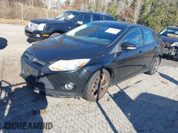 ✅ 2014 Ford Focus SE • VIN: 1FADP3F28EL187071 • Лот: 43768508. Опубликован ранее на IAAI с пробегом 138 640 миль. Бесплатный доступ к архиву аукционных продаж из США и подробный отчёт об истории автомобиля на DreamBid. Изображение 2.