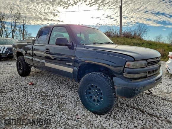 ✅ 1999 Chevrolet Silverado 1500 LS • VIN: 1GCEK19T9XE139527 • Lot: 93908665. Listed on Copart with Not provided. Free auction sales archive from the USA and detailed vehicle history report at DreamBid. Image 4.