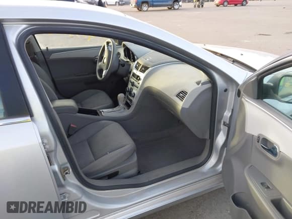 ✅ 2011 Chevrolet Malibu 1LS • VIN: 1G1ZB5E15BF320746 • Lot: 43551787. Listed on IAAI with 134,050 mi. Free auction sales archive from the USA and detailed vehicle history report at DreamBid. Image 5.