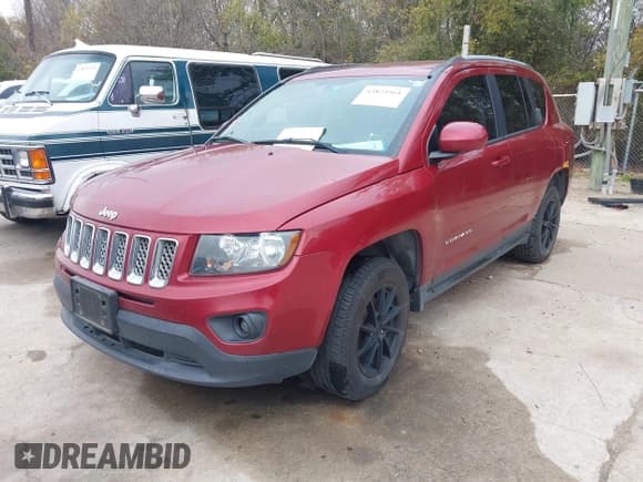 ✅ 2017 Jeep Compass Latitude • VIN: 1C4NJCEB3HD198107 • Lot: 43823961. Wystawiony na IAAI z przebiegiem 181 621 mil. Bezpłatny archiwum sprzedaży aukcyjnych z USA i szczegółowy raport historii pojazdu na DreamBid. Zdjęcie 2.