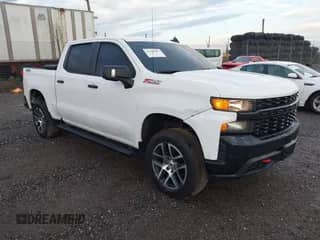 2020 Chevrolet Silverado 1500 Custom Trail Boss с VIN 1GCPYCEF3LZ166132, выставлен на аукционе IAAI как лот 43265003 с пробегом 65 805 миль миль и . История ставок и продаж доступна на DreamBid. Изображение 1.