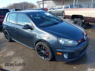 ✅ 2013 Volkswagen Golf GTI • VIN: WVWGV7AJ4DW088277 • Lot: 41541751. Wystawiony na IAAI z przebiegiem 172 909 mil. Bezpłatny archiwum sprzedaży aukcyjnych z USA i szczegółowy raport historii pojazdu na DreamBid. Zdjęcie 1.