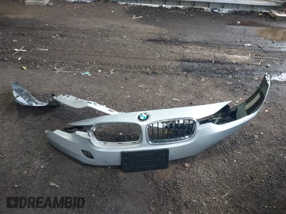 ✅ 2018 BMW 3 Series 330i xDrive • VIN: WBA8D9G52JNU70237 • Лот: 43186572. Опубликован ранее на IAAI с пробегом 102 985 миль. Бесплатный доступ к архиву аукционных продаж из США и подробный отчёт об истории автомобиля на DreamBid. Изображение 12.