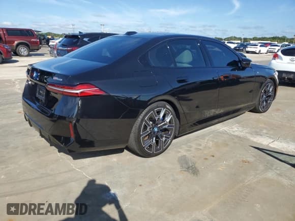 ✅ 2024 BMW i5 M60 • VIN: WBY43FK00RCP12947 • Lot: 73754024. Wystawiony na Copart z przebiegiem Nie podano. Bezpłatny archiwum sprzedaży aukcyjnych z USA i szczegółowy raport historii pojazdu na DreamBid. Zdjęcie 3.