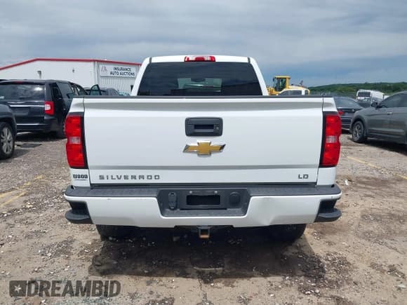 ✅ 2019 Chevrolet Silverado 1500 LT • VIN: 2GCVKPEC9K1148876 • Lot: 42435450. Wystawiony na IAAI z przebiegiem 92 026 mil. Bezpłatny archiwum sprzedaży aukcyjnych z USA i szczegółowy raport historii pojazdu na DreamBid. Zdjęcie 17.