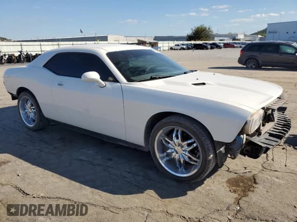 ✅ 2010 Dodge Challenger SE • VIN: 2B3CJ4DV8AH159743 • Lot: 73406414. Wystawiony na Copart z przebiegiem 142 346 mil. Bezpłatny archiwum sprzedaży aukcyjnych z USA i szczegółowy raport historii pojazdu na DreamBid. Zdjęcie 4.
