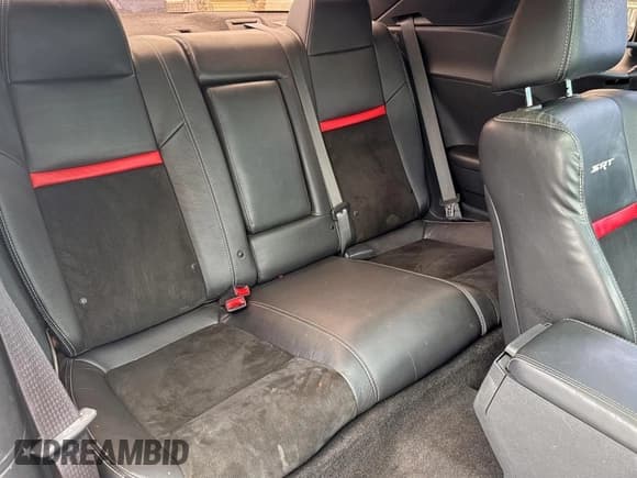 ✅ 2012 Dodge Challenger SRT-8 392 • VIN: 2C3CDYCJ8CH137762 • Lot: 59003275. Wystawiony na Copart z przebiegiem 85 412 mil. Bezpłatny archiwum sprzedaży aukcyjnych z USA i szczegółowy raport historii pojazdu na DreamBid. Zdjęcie 6.