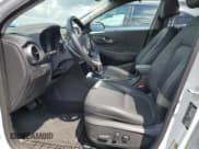 ✅ 2018 Hyundai Kona Limited • VIN: KM8K3CA57JU088787 • Лот: 62690824. Опубликован ранее на Copart с пробегом 52 401 миль. Бесплатный доступ к архиву аукционных продаж из США и подробный отчёт об истории автомобиля на DreamBid. Изображение 7.