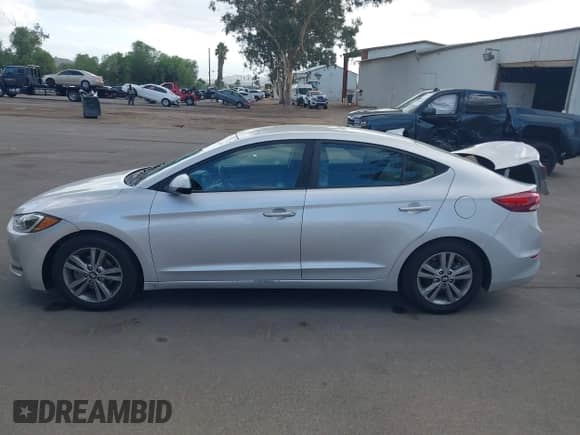 2018 Hyundai Elantra Value Edition z VIN KMHD84LFXJU493337, wystawiony jako IAAI lot #43436436 z przebiegiem 118 234 mil mil oraz . Historia ofert i sprzedaży dostępna na DreamBid. Obrazek 14.