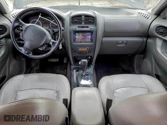 ✅ 2006 Hyundai Santa Fe GLS • VIN: KM8SC13E86U084658 • Lot: 94516235. Listed on Copart with 9,251 mi. Free auction sales archive from the USA and detailed vehicle history report at DreamBid. Image 8.