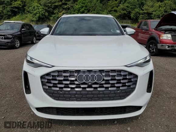 ✅ 2025 Audi Q5 • VIN: WA11AAGU9S2027165 • Лот: 65551755. Опубликован ранее на Copart с пробегом 1 028 миль. Бесплатный доступ к архиву аукционных продаж из США и подробный отчёт об истории автомобиля на DreamBid. Изображение 5.