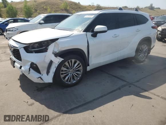 ✅ 2022 Toyota Highlander Hybrid Platinum • VIN: 5TDEBRCH7NS074588 • Lot: 67281835. Listed on Copart with 50,600 mi. Free auction sales archive from the USA and detailed vehicle history report at DreamBid. Image 1.