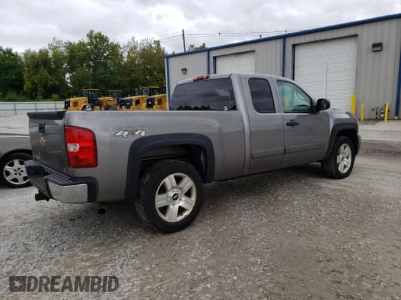 ✅ 2008 Chevrolet Silverado 1500 LTZ • VIN: 2GCEK19JX81273500 • Lot: 72581794. Listed on Copart with 141,796 mi. Free auction sales archive from the USA and detailed vehicle history report at DreamBid. Image 3.