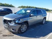 ✅ 2020 Chevrolet Traverse LT Cloth • VIN: 1GNERGKW3LJ211270 • Lot: 43425852. Wystawiony na IAAI z przebiegiem 126 578 mil. Bezpłatny archiwum sprzedaży aukcyjnych z USA i szczegółowy raport historii pojazdu na DreamBid. Zdjęcie 2.
