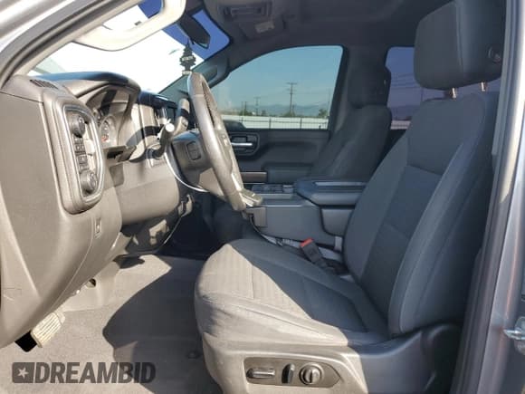 ✅ 2019 Chevrolet Silverado 1500 LT • VIN: 3GCUYDED3KG154410 • Lot: 74264414. Wystawiony na Copart z przebiegiem 101 787 mil. Bezpłatny archiwum sprzedaży aukcyjnych z USA i szczegółowy raport historii pojazdu na DreamBid. Zdjęcie 7.