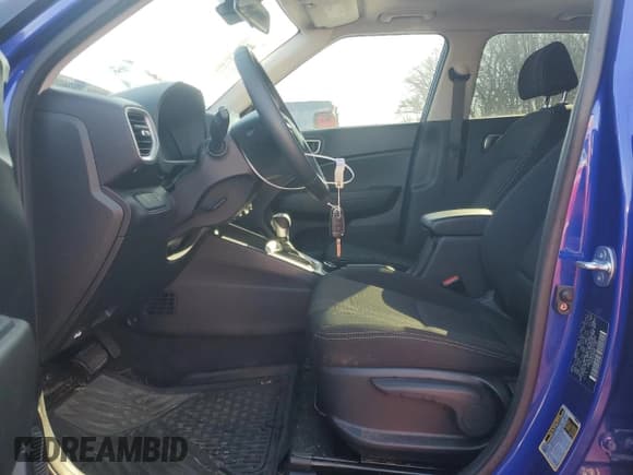 ✅ 2023 Hyundai Venue SEL • VIN: KMHRC8A37PU258066 • Лот: 89060805. Опубликован ранее на Copart с пробегом 17 700 миль. Бесплатный доступ к архиву аукционных продаж из США и подробный отчёт об истории автомобиля на DreamBid. Изображение 7.