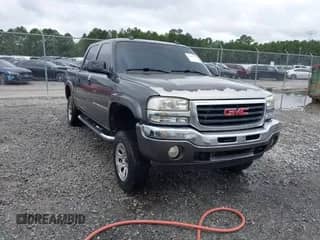 2005 GMC Sierra 1500 SLE with VIN 2GTEK13T851393981, listed as a IAAI auction lot 43417332 with 257,564 mi miles and . Bid and sale history available at DreamBid. Image 1.