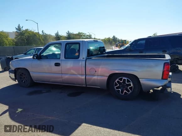 ✅ 2005 Chevrolet Silverado 1500 LS • VIN: 2GCEC19T951116731 • Лот: 43771204. Опубликован ранее на IAAI с пробегом 243 170 миль. Бесплатный доступ к архиву аукционных продаж из США и подробный отчёт об истории автомобиля на DreamBid. Изображение 14.