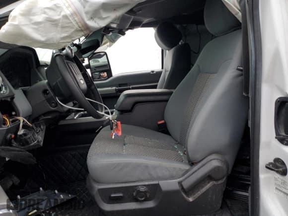 ✅ 2013 Ford F-250 XL • VIN: 1FT7X2BT7DEA62601 • Lot: 43250835. Wystawiony na Copart z przebiegiem 124 399 mil. Bezpłatny archiwum sprzedaży aukcyjnych z USA i szczegółowy raport historii pojazdu na DreamBid. Zdjęcie 7.