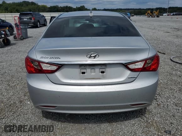 ✅ 2011 Hyundai Sonata Limited • VIN: 5NPEC4ACXBH007069 • Lot: 70506744. Wystawiony na Copart z przebiegiem 113 687 mil. Bezpłatny archiwum sprzedaży aukcyjnych z USA i szczegółowy raport historii pojazdu na DreamBid. Zdjęcie 6.