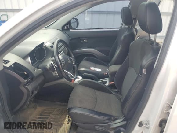 ✅ 2010 Mitsubishi Outlander SE • VIN: JA4AS3AW6AZ014334 • Lot: 60523085. Listed on Copart with 173,197 mi. Free auction sales archive from the USA and detailed vehicle history report at DreamBid. Image 7.