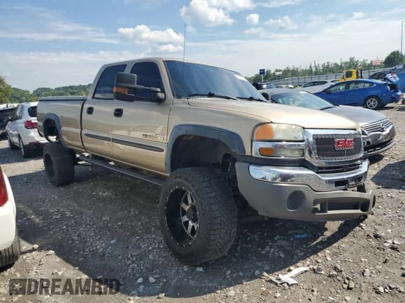 ✅ 2004 GMC Sierra 2500HD • VIN: 1GTHK231X4F155588 • Лот: 63125024. Опубликован ранее на Copart с пробегом 111 238 миль. Бесплатный доступ к архиву аукционных продаж из США и подробный отчёт об истории автомобиля на DreamBid. Изображение 4.