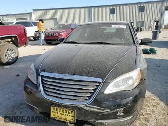 ✅ 2014 Chrysler 200 LX • VIN: 1C3CCBAB5EN167775 • Лот: 50332175. Опубликован ранее на Copart с пробегом 178 543 миль. Бесплатный доступ к архиву аукционных продаж из США и подробный отчёт об истории автомобиля на DreamBid. Изображение 11.