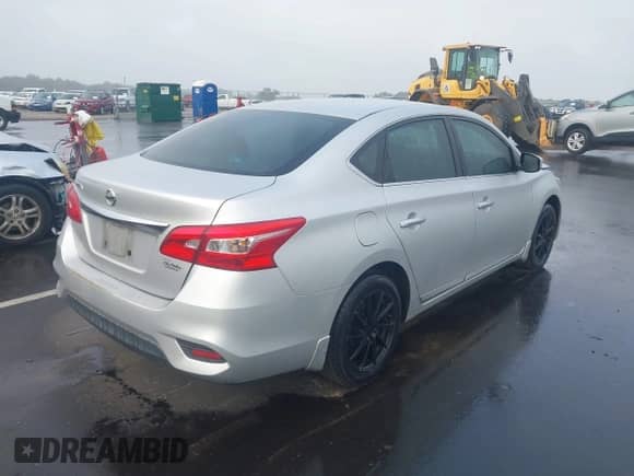 2017 Nissan Sentra SR с VIN 3N1AB7AP0HY350686, выставлен на аукционе IAAI как лот 43161158 с пробегом 141 888 миль миль и . История ставок и продаж доступна на DreamBid. Изображение 4.