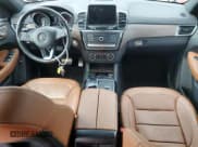 ✅ 2017 Mercedes-Benz GLE 43 AMG • VIN: 4JGDA6EB5HA972349 • Lot: 67997085. Wystawiony na Copart z przebiegiem 38 845 mil. Bezpłatny archiwum sprzedaży aukcyjnych z USA i szczegółowy raport historii pojazdu na DreamBid. Zdjęcie 8.