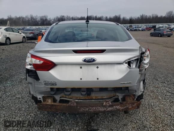 ✅ 2012 Ford Focus S • VIN: 1FAHP3E29CL386226 • Lot: 50582445. Wystawiony na Copart z przebiegiem 105 704 mil. Bezpłatny archiwum sprzedaży aukcyjnych z USA i szczegółowy raport historii pojazdu na DreamBid. Zdjęcie 6.