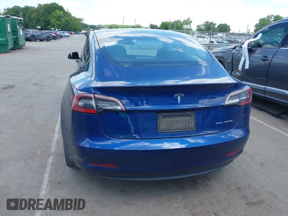 ✅ 2021 Tesla Model 3 Long Range • VIN: 5YJ3E1EB4MF974716 • Lot: 42225007. Wystawiony na IAAI z przebiegiem 40 003 mil. Bezpłatny archiwum sprzedaży aukcyjnych z USA i szczegółowy raport historii pojazdu na DreamBid. Zdjęcie 16.
