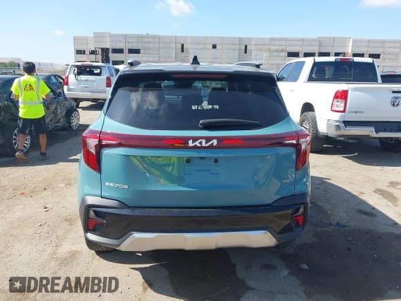 ✅ 2024 Kia Seltos SX • VIN: KNDETCA72R7491945 • Lot: 42612442. Wystawiony na IAAI z przebiegiem 14 892 mil. Bezpłatny archiwum sprzedaży aukcyjnych z USA i szczegółowy raport historii pojazdu na DreamBid. Zdjęcie 16.