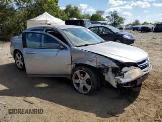 ✅ 2013 Dodge Avenger SE • VIN: 1C3CDZAB8DN628150 • Lot: 76913214. Wystawiony na Copart z przebiegiem Nie podano. Bezpłatny archiwum sprzedaży aukcyjnych z USA i szczegółowy raport historii pojazdu na DreamBid. Zdjęcie 4.
