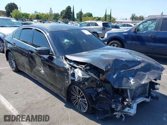 ✅ 2019 BMW 5 Series 540i • VIN: WBAJE5C51KWW28009 • Lot: 42757100. Listed on IAAI with 85,950 mi. Free auction sales archive from the USA and detailed vehicle history report at DreamBid. Image 1.