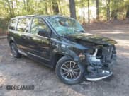 ✅ 2017 Dodge Grand Caravan SXT • VIN: 2C4RDGCG4HR806955 • Lot: 43413233. Wystawiony na IAAI z przebiegiem Nie podano. Bezpłatny archiwum sprzedaży aukcyjnych z USA i szczegółowy raport historii pojazdu na DreamBid. Zdjęcie 1.