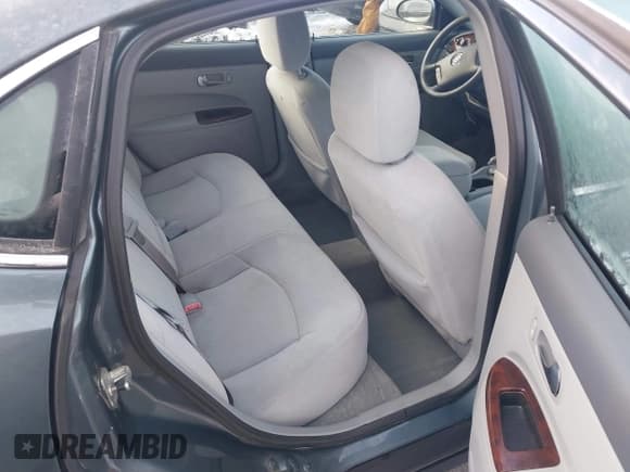 ✅ 2007 Buick LaCrosse CX • VIN: 2G4WC582171117875 • Lot: 43792713. Listed on IAAI with 64,995 mi. Free auction sales archive from the USA and detailed vehicle history report at DreamBid. Image 8.