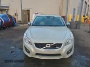 ✅ 2011 Volvo C30 • VIN: YV1672MK0B2239188 • Лот: 94183205. Опубликован ранее на Copart с пробегом 198 148 миль. Бесплатный доступ к архиву аукционных продаж из США и подробный отчёт об истории автомобиля на DreamBid. Изображение 5.