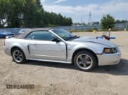 ✅ 2001 Ford Mustang GT Deluxe • VIN: 1FAFP45X81F187253 • Lot: 68100025. Wystawiony na Copart z przebiegiem 203 022 mil. Bezpłatny archiwum sprzedaży aukcyjnych z USA i szczegółowy raport historii pojazdu na DreamBid. Zdjęcie 4.